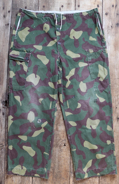 Vintage 1980s Finnish M62 camo trousers - windproof paratrooper pants - 42” x 29”