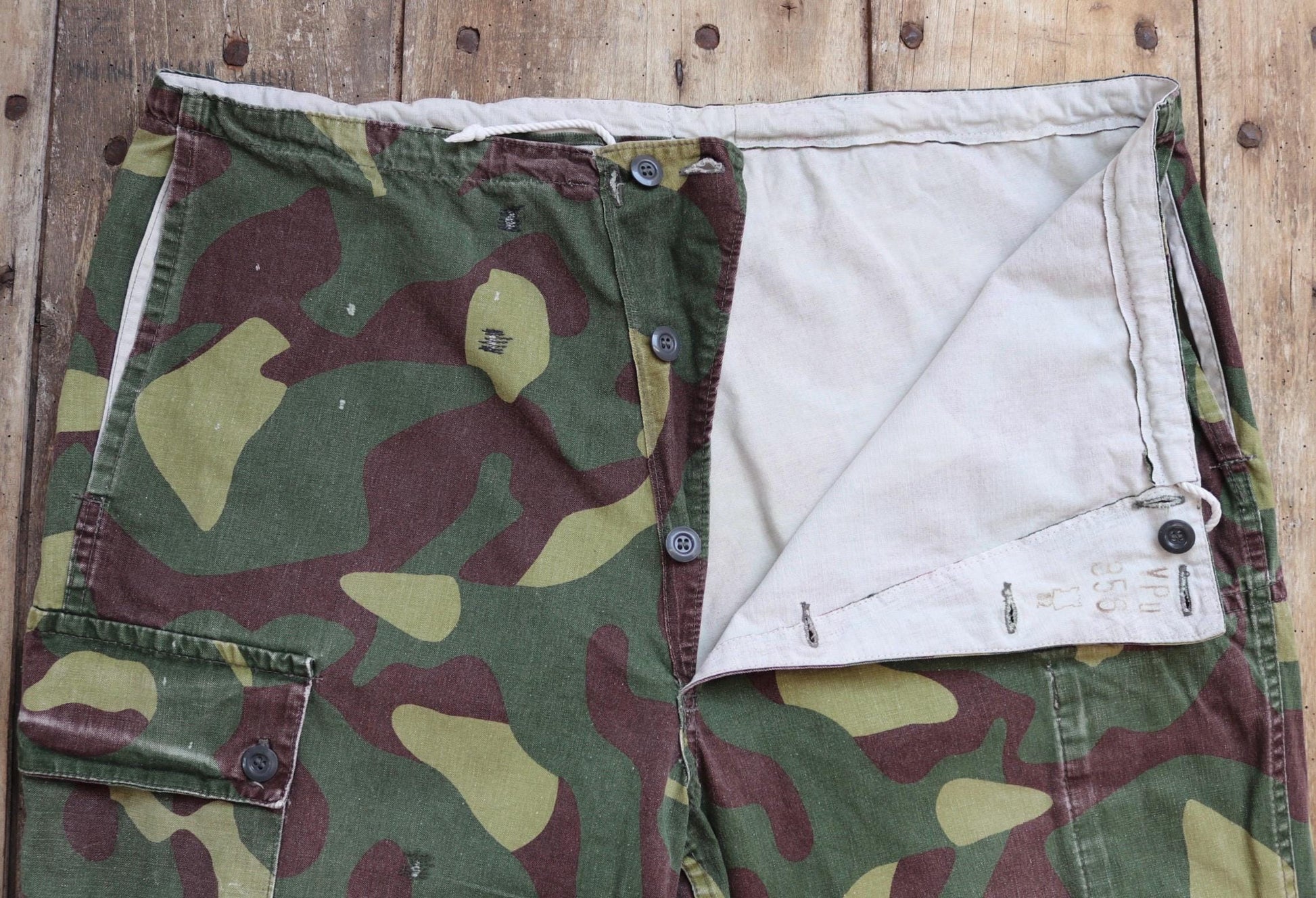 Vintage 1980s Finnish M62 camo trousers - windproof paratrooper pants - 42” x 29”