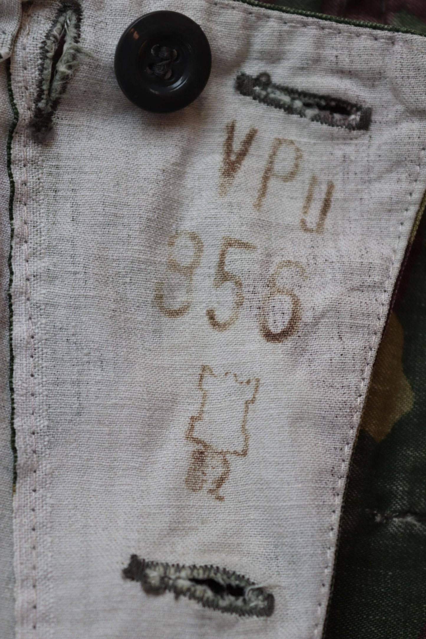 Vintage 1980s Finnish M62 camo trousers - windproof paratrooper pants - 42” x 29”
