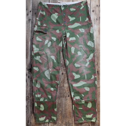 Vintage 1980s Finnish M62 camo trousers - windproof paratrooper pants - 40” x 35”