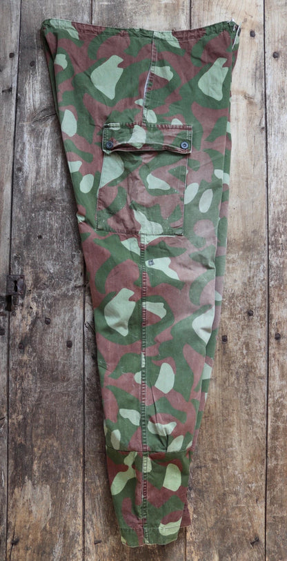 Vintage 1980s Finnish M62 camo trousers - windproof paratrooper pants - 40” x 35”