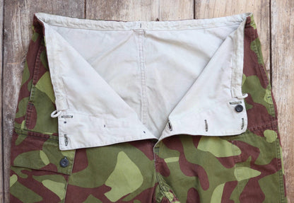 Vintage 1990s Finnish M62 camo trousers - windproof paratrooper pants - 40” x 28”