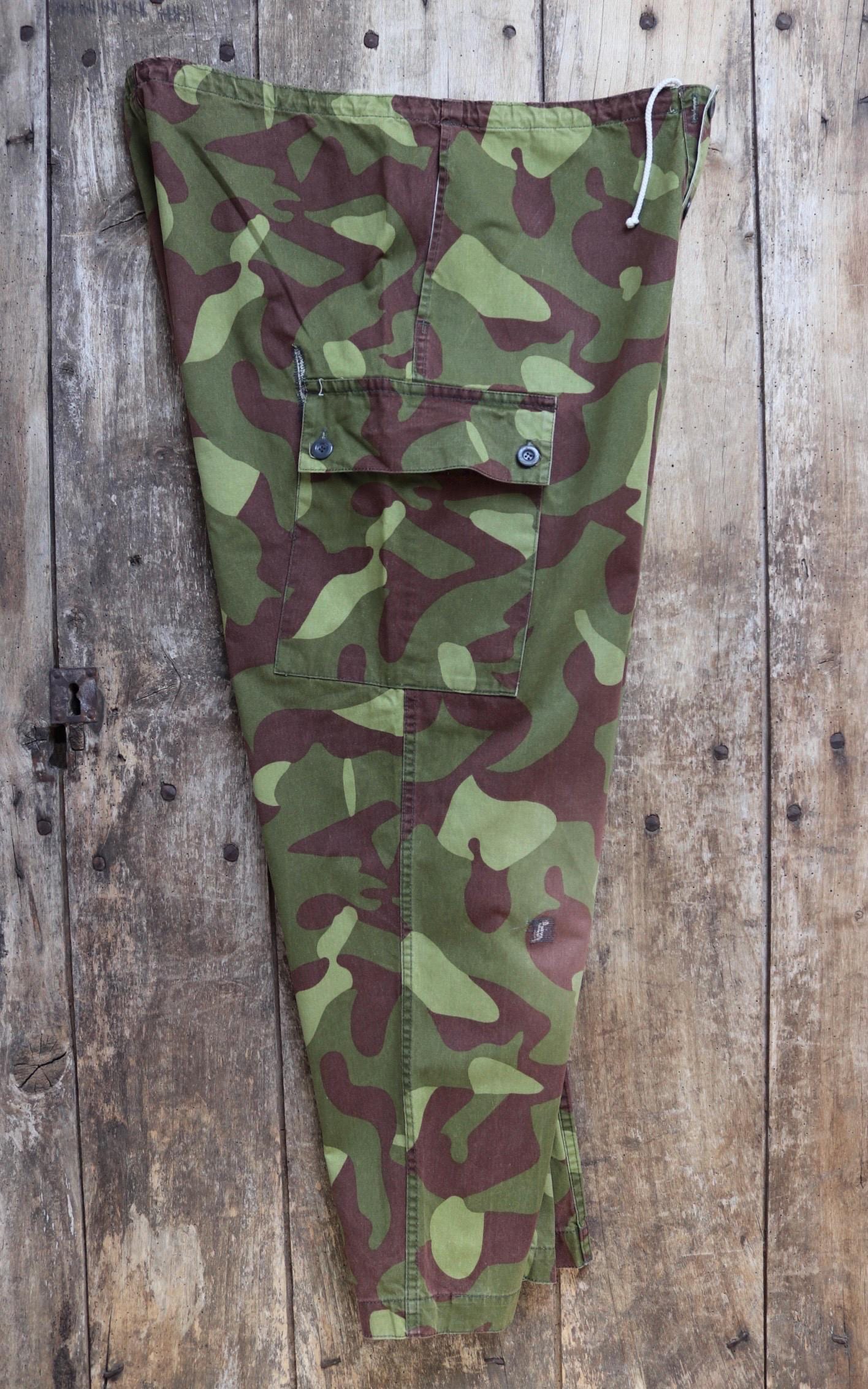 Vintage 1990s Finnish M62 camo trousers - windproof paratrooper pants - 40” x 28”