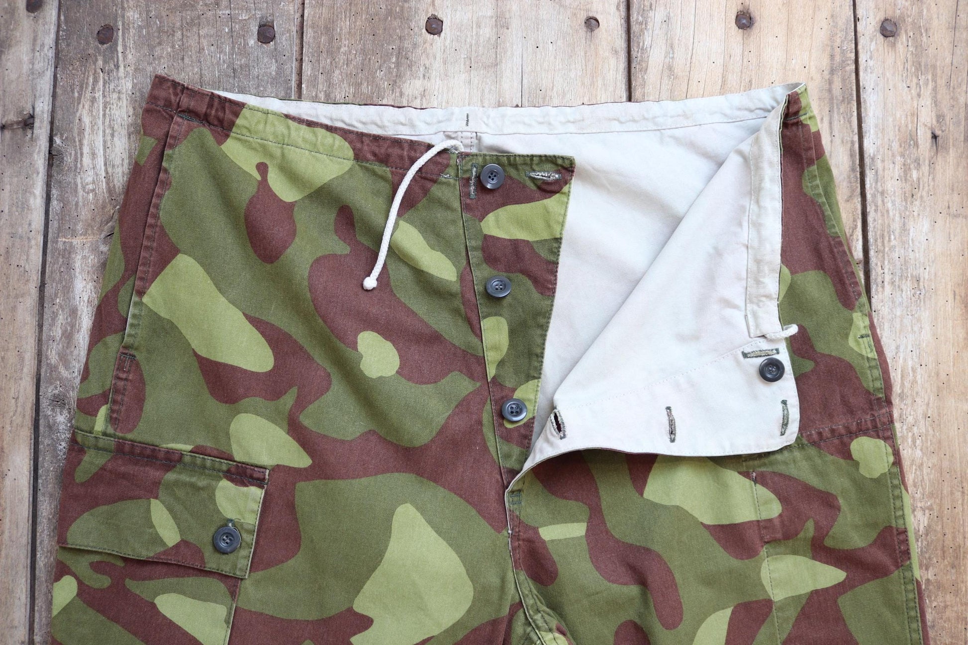 Vintage 1990s Finnish M62 camo trousers - windproof paratrooper pants - 40” x 28”