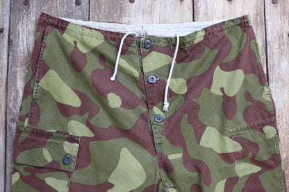 Vintage 1990s Finnish M62 camo trousers - windproof paratrooper pants - 40” x 28”