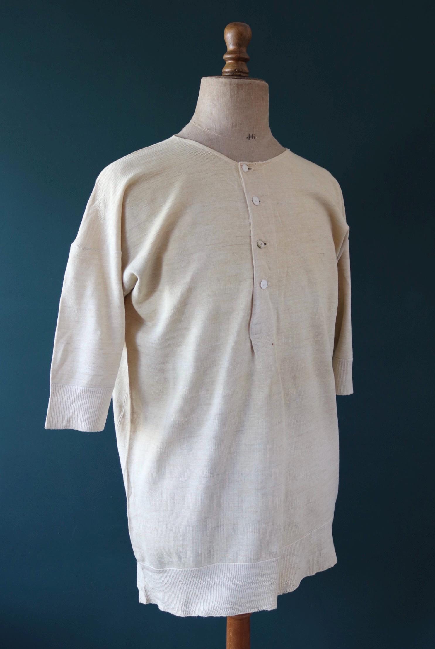Vintage 1940s wool undershirt - WW2 clothing - Henley top - thermal layer - 44" chest