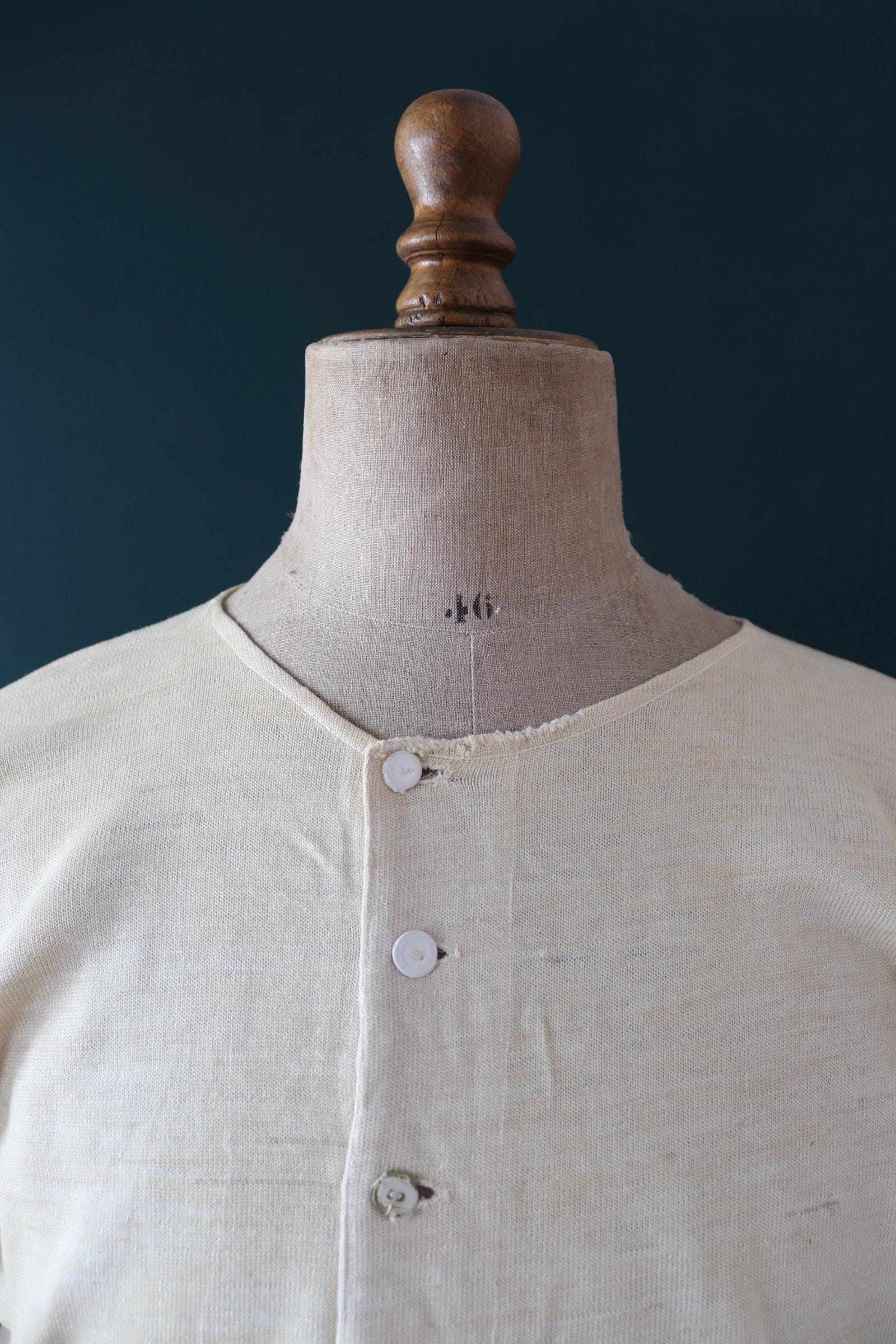 Vintage 1940s wool undershirt - WW2 clothing - Henley top - thermal layer - 44" chest