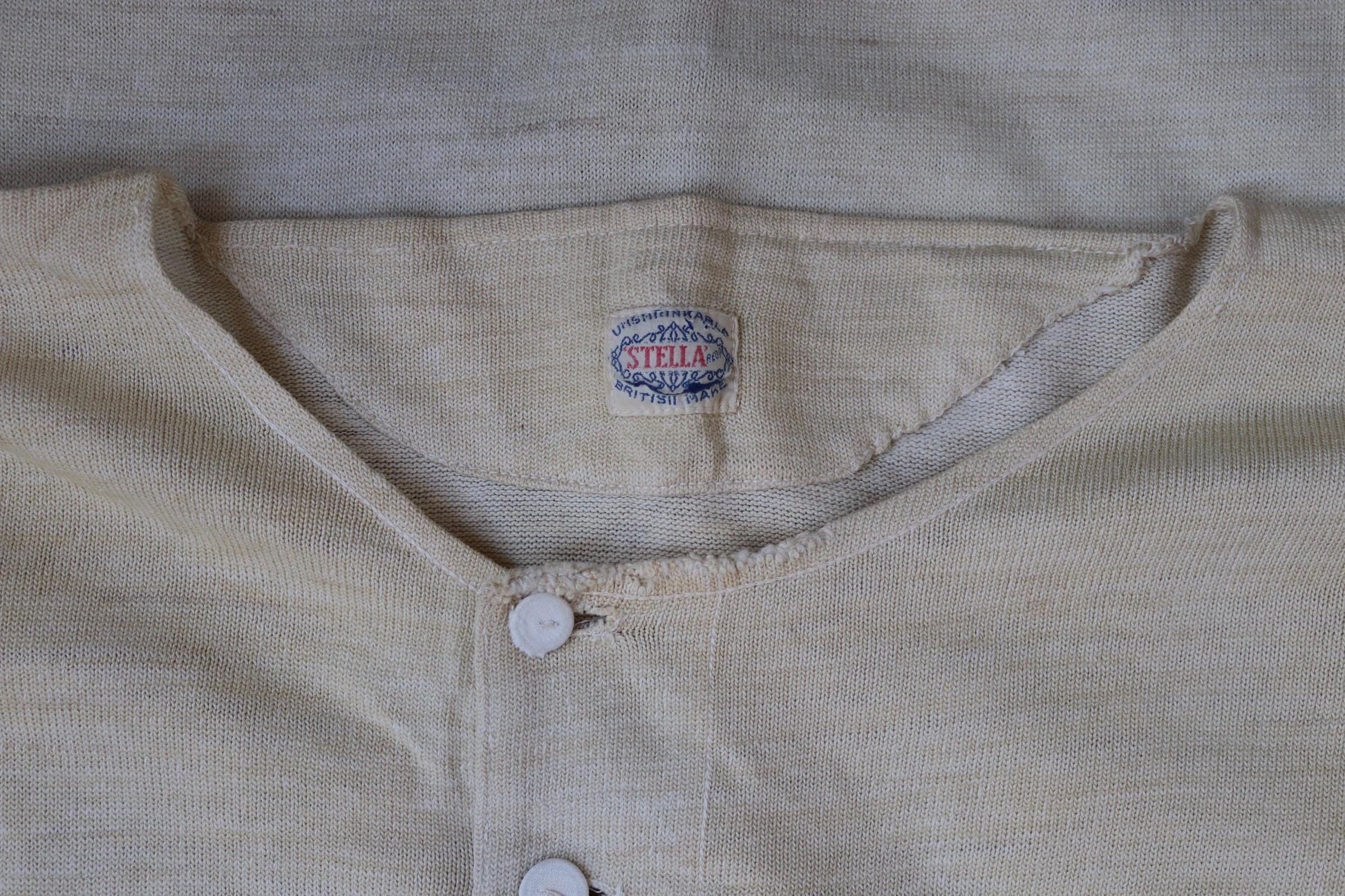 Vintage 1940s wool undershirt - WW2 clothing - Henley top - thermal layer - 44" chest