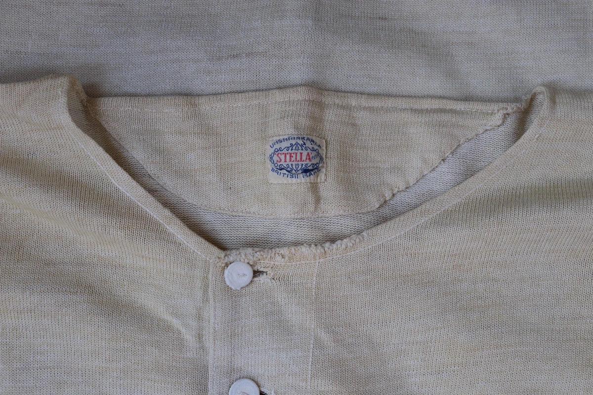 Vintage 1940s wool undershirt - WW2 clothing - Henley top - thermal layer - 44" chest