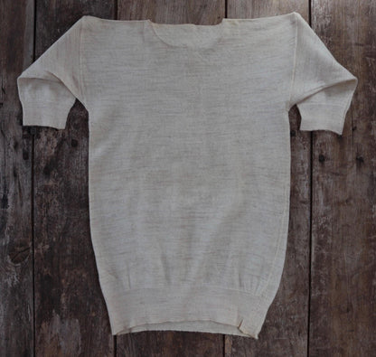Vintage 1940s deadstock wool undershirt - WW2 clothing - Henley top - thermal layer - 35" chest