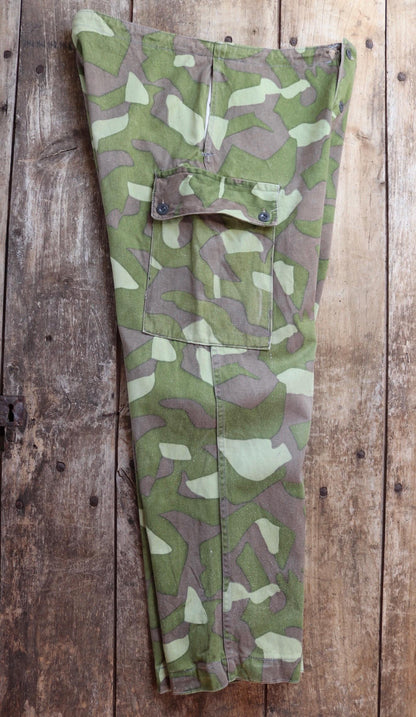 Vintage 1960s Finnish M62 camo trousers - windproof paratrooper pants - 37” x 29”