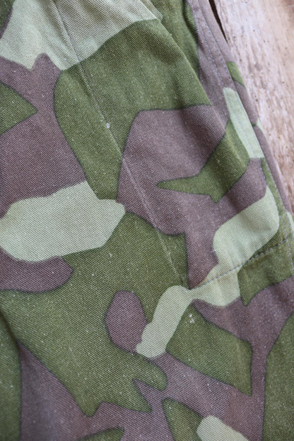 Vintage 1960s Finnish M62 camo trousers - windproof paratrooper pants - 37” x 29”
