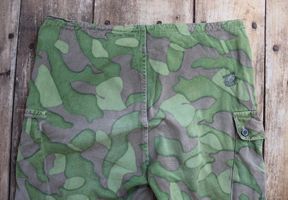 Vintage 1960s Finnish M62 camo trousers - windproof paratrooper pants - 38” x 33”