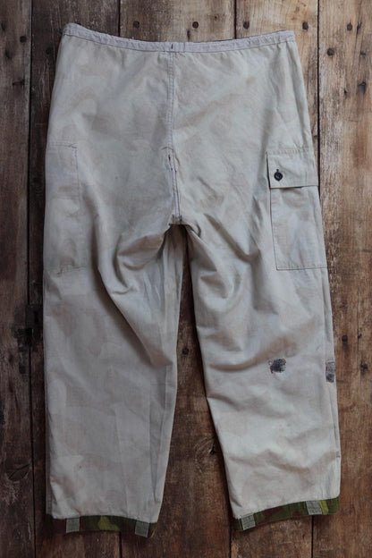 Vintage 1990s Finnish M62 camo trousers - windproof paratrooper pants - 38” x 28”