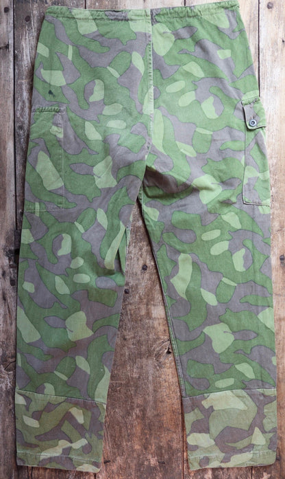 Vintage 1960s Finnish M62 camo trousers - windproof paratrooper pants - 37” x 33”