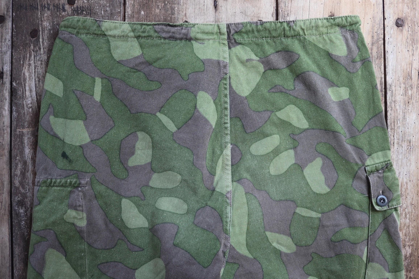 Vintage 1960s Finnish M62 camo trousers - windproof paratrooper pants - 37” x 33”
