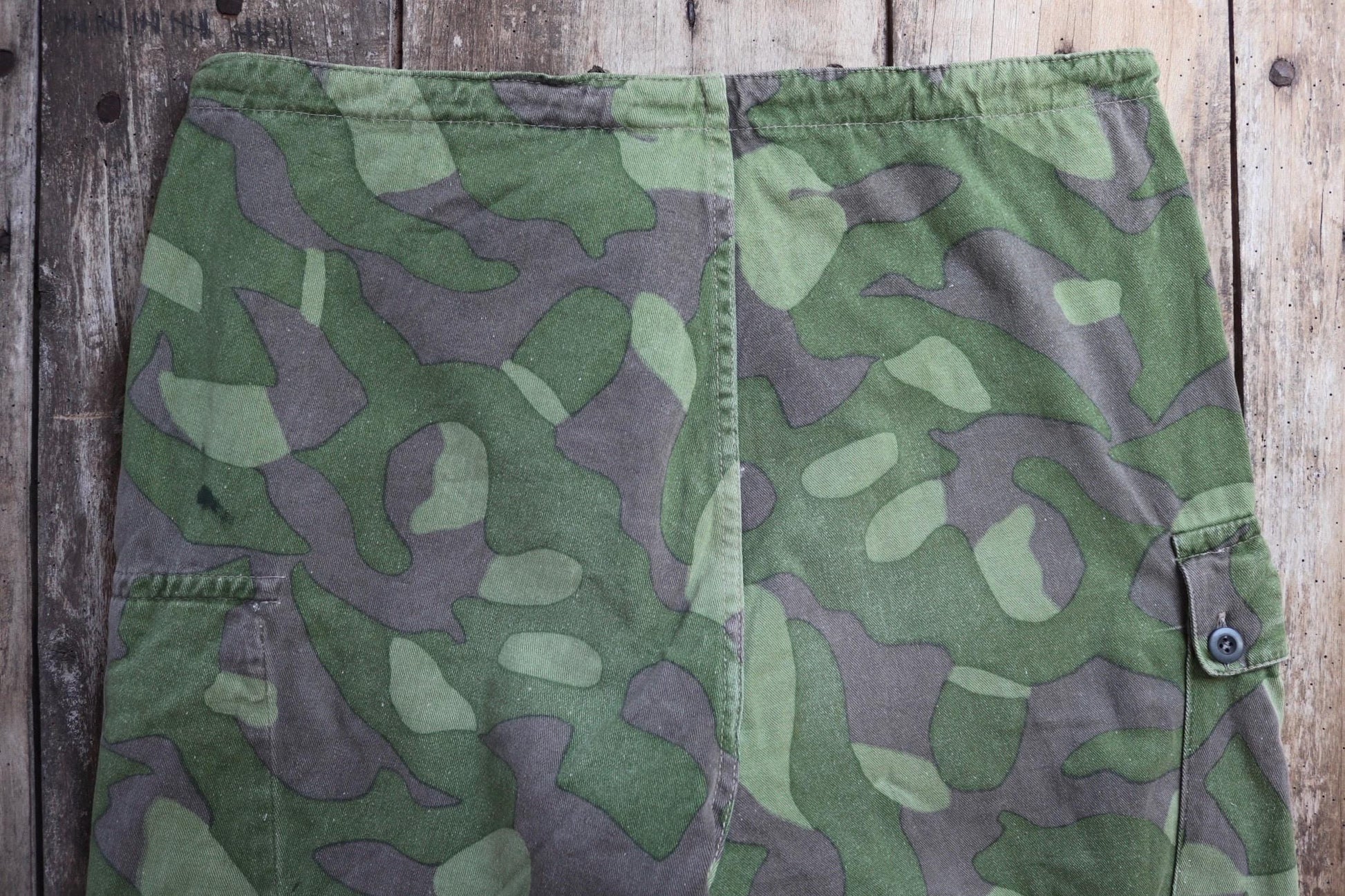 Vintage 1960s Finnish M62 camo trousers - windproof paratrooper pants - 37” x 33”
