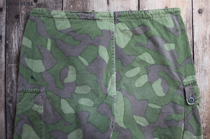 Vintage 1960s Finnish M62 camo trousers - windproof paratrooper pants - 37” x 33”