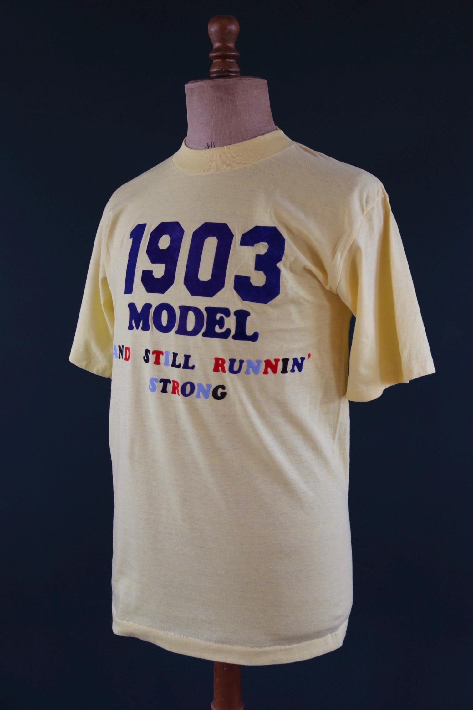 Vintage 1980s t shirt - single stitch - flock print - 40” chest