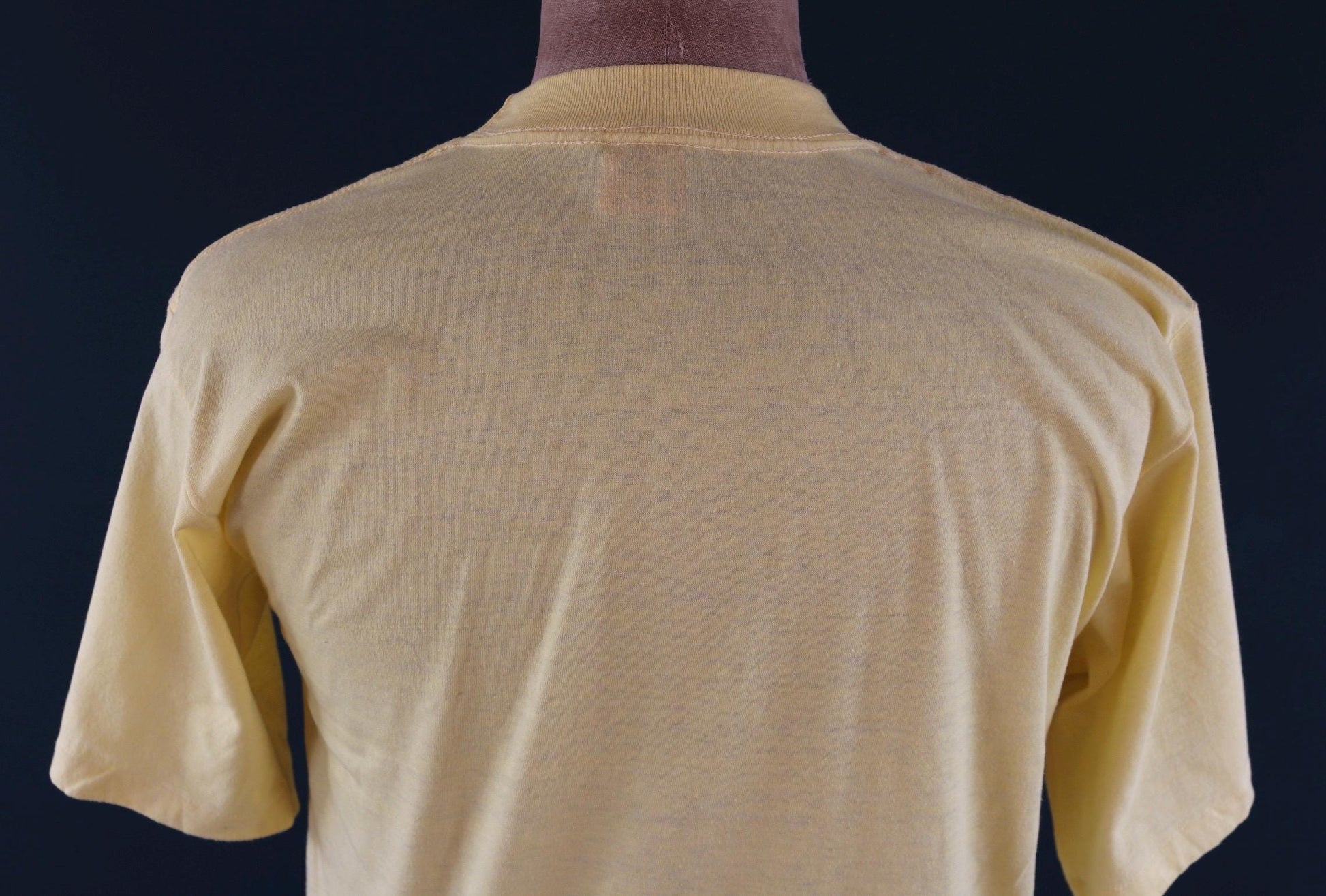 Vintage 1980s t shirt - single stitch - flock print - 40” chest
