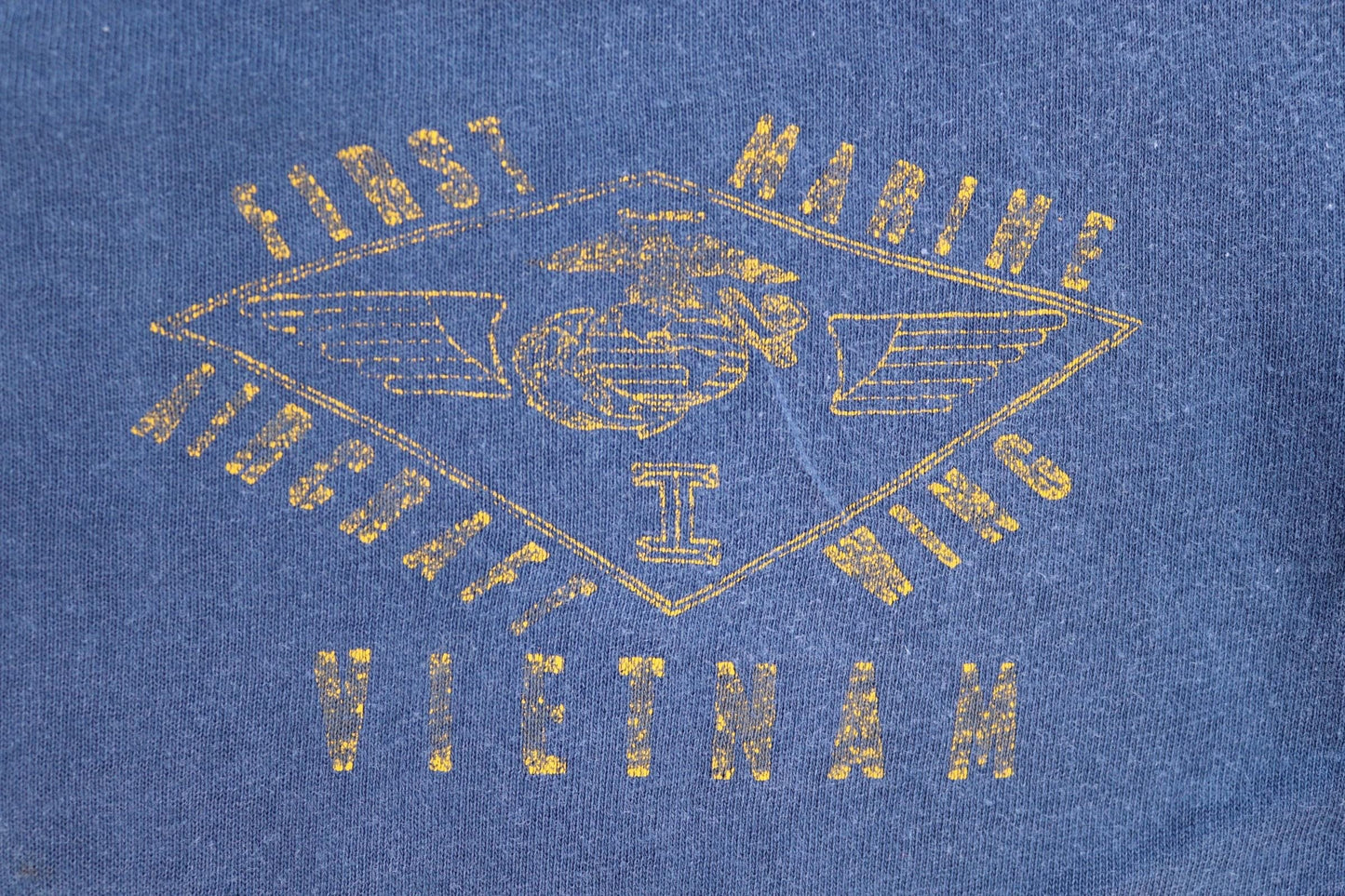 Vintage 1970s Vietnam tour souvenir t shirt - 1st Marine tee - 32” chest - airborne troops