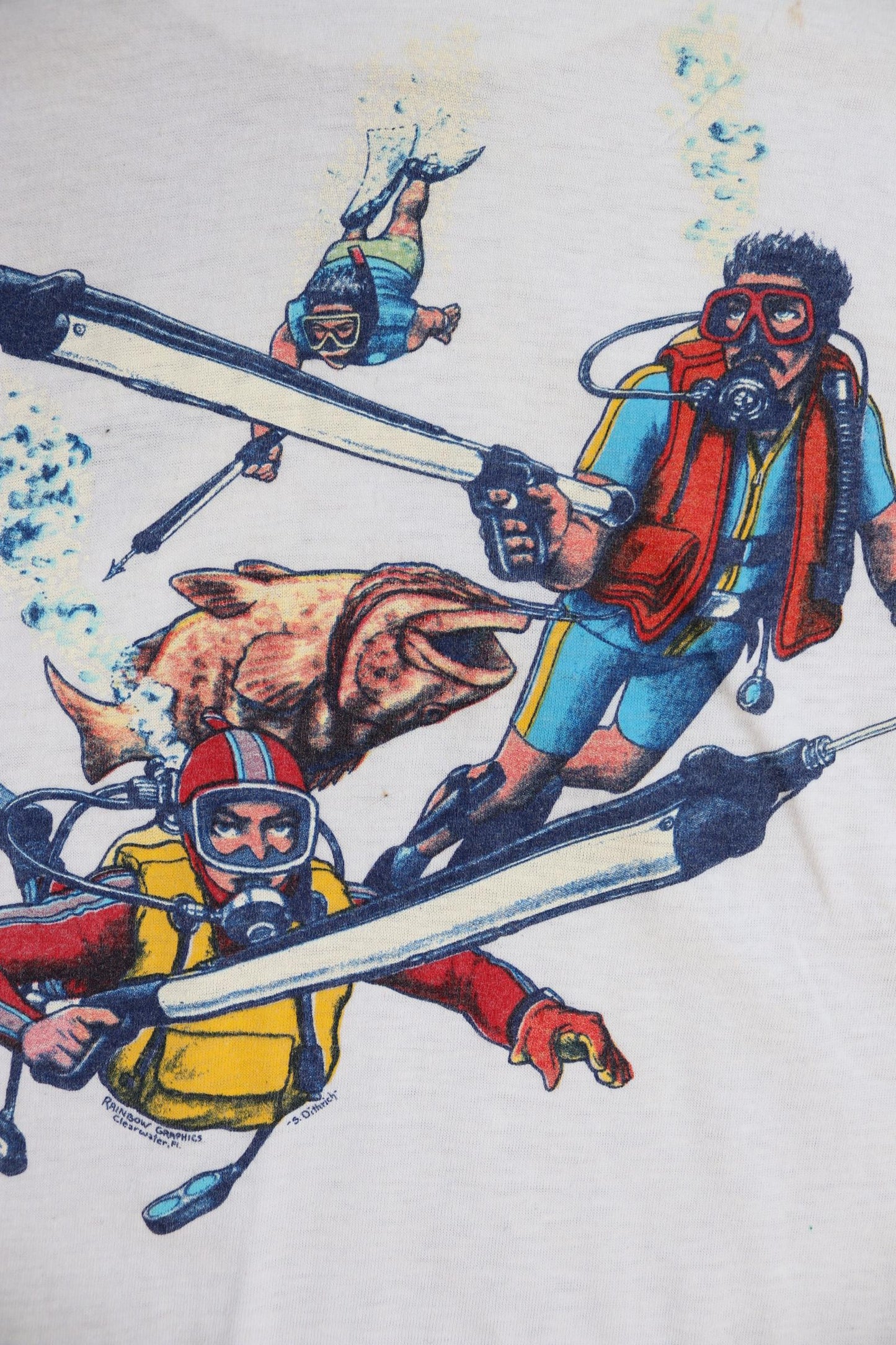 Vintage 1990s spear fishing t shirt - tourist souvenir - Underwater World - 38” chest
