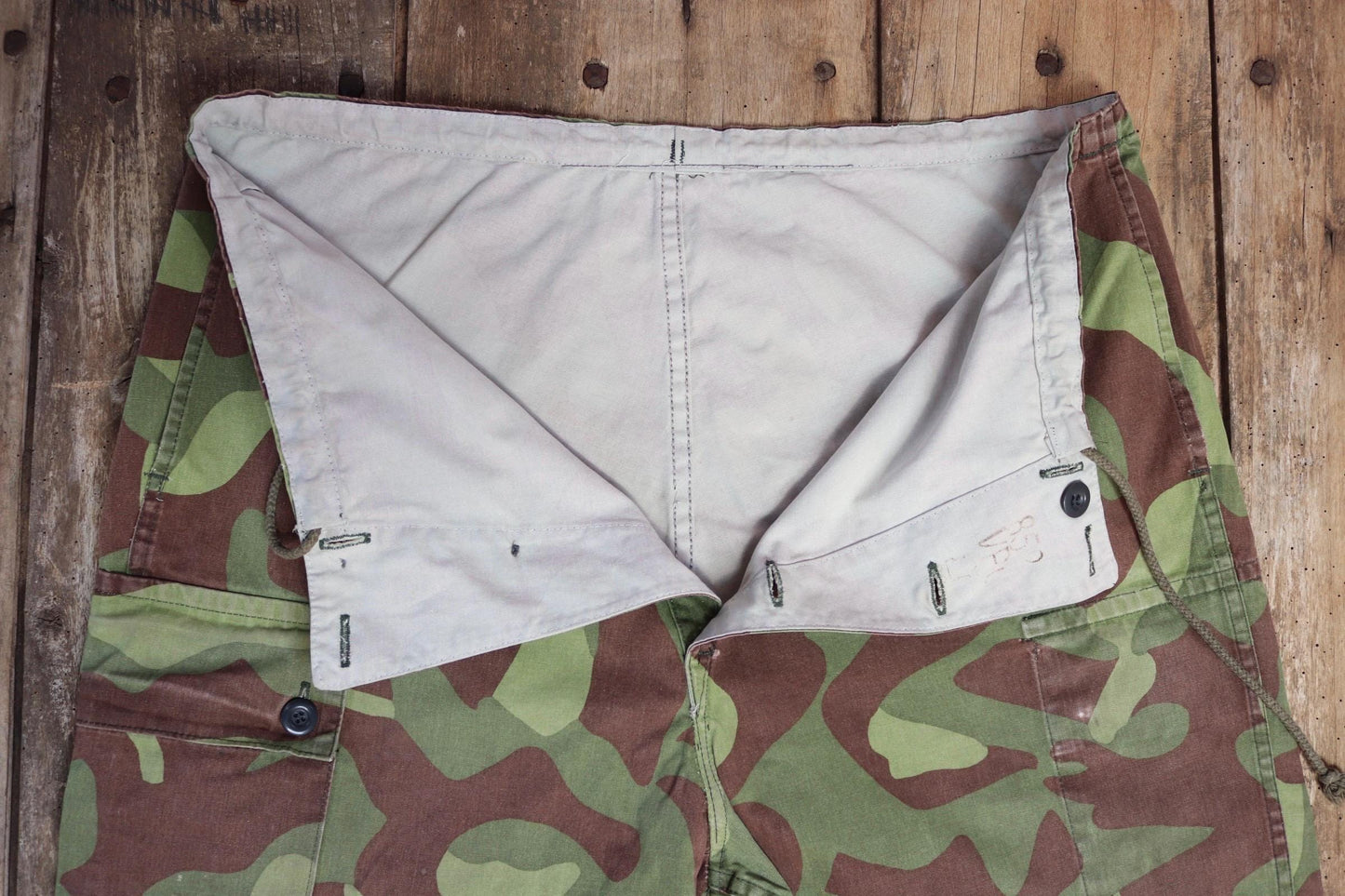 Vintage 1980s Finnish M62 camo trousers - windproof paratrooper pants - 38” x 28”