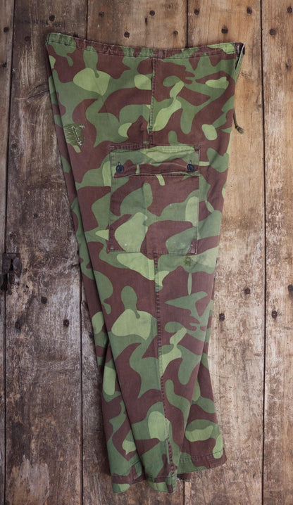 Vintage 1980s Finnish M62 camo trousers - windproof paratrooper pants - 38” x 28”