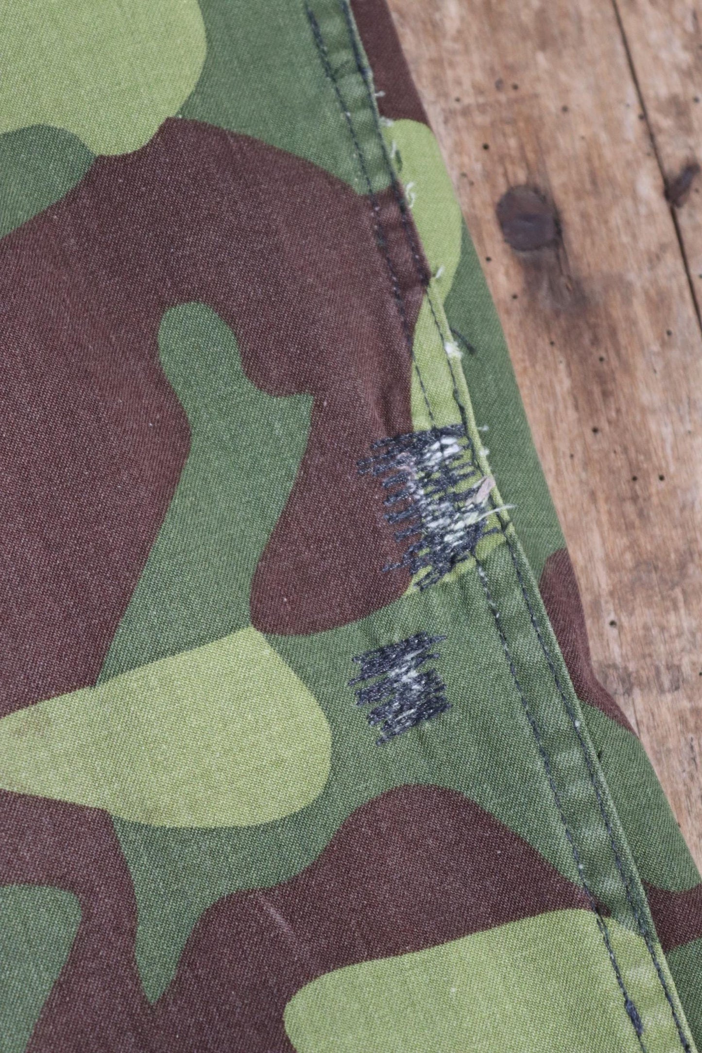 Vintage 1980s Finnish M62 camo trousers - windproof paratrooper pants - 40” x 28”