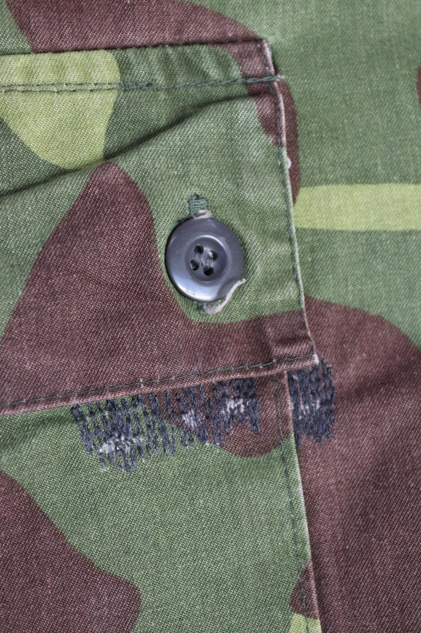 Vintage 1980s Finnish M62 camo trousers - windproof paratrooper pants - 40” x 28”