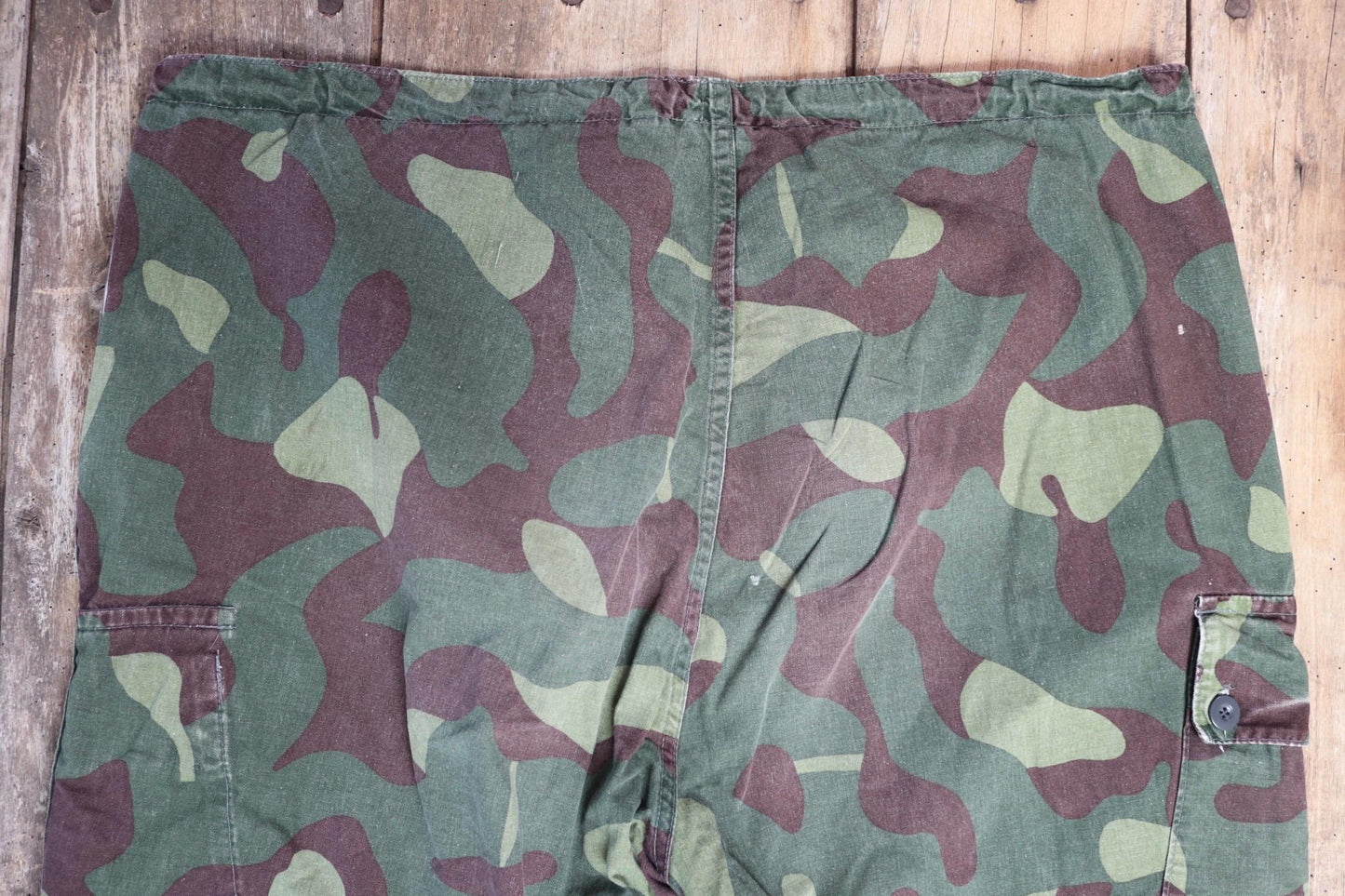 Vintage 1980s Finnish M62 camo trousers - windproof paratrooper pants - 42” x 30”
