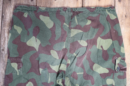 Vintage 1980s Finnish M62 camo trousers - windproof paratrooper pants - 42” x 30”