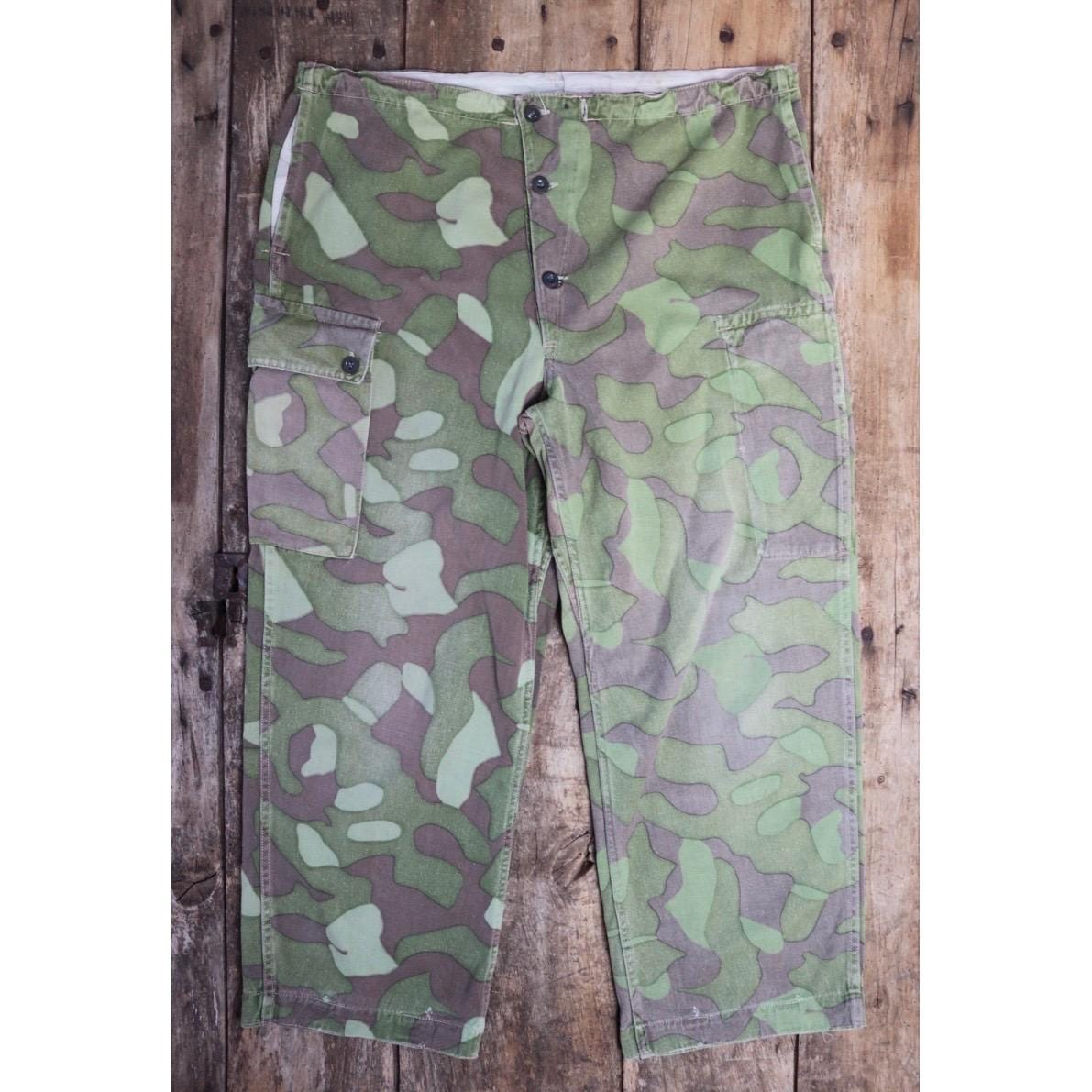 Vintage 1960s Finnish M62 camo trousers - windproof paratrooper pants - 41” x 27”