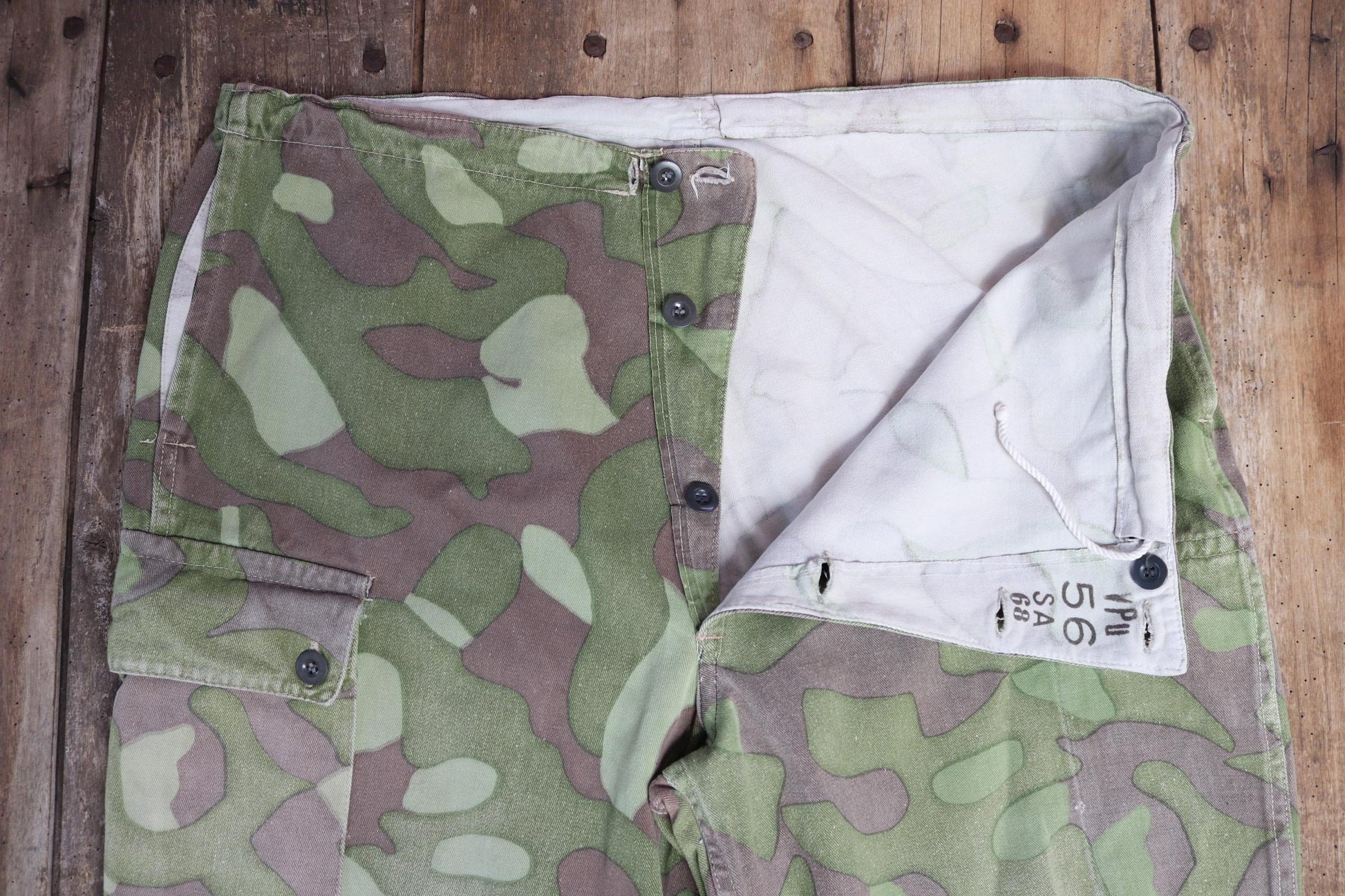Vintage 1960s Finnish M62 camo trousers - windproof paratrooper pants - 41” x 27”
