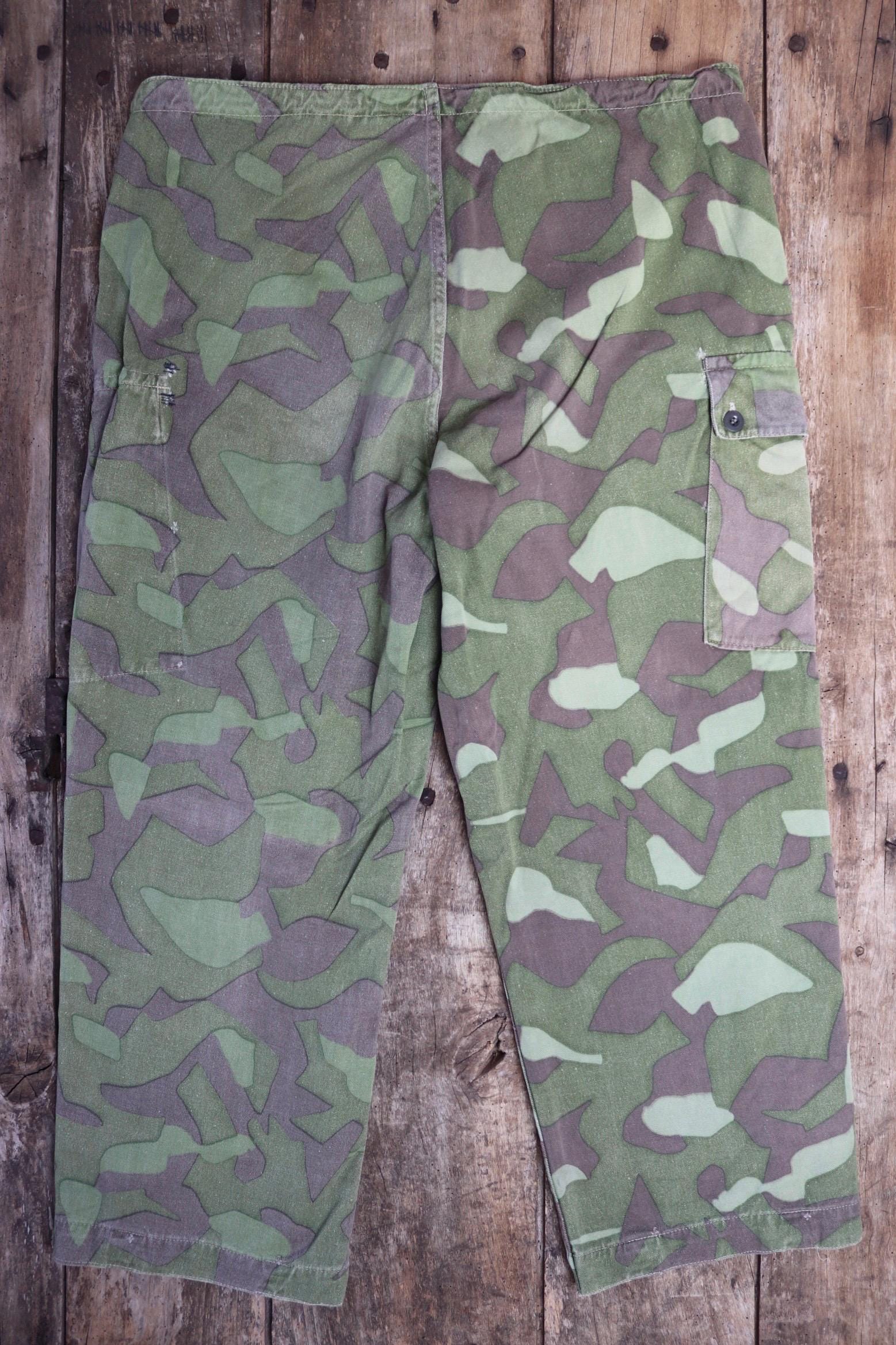 Vintage 1960s Finnish M62 camo trousers - windproof paratrooper pants - 41” x 27”