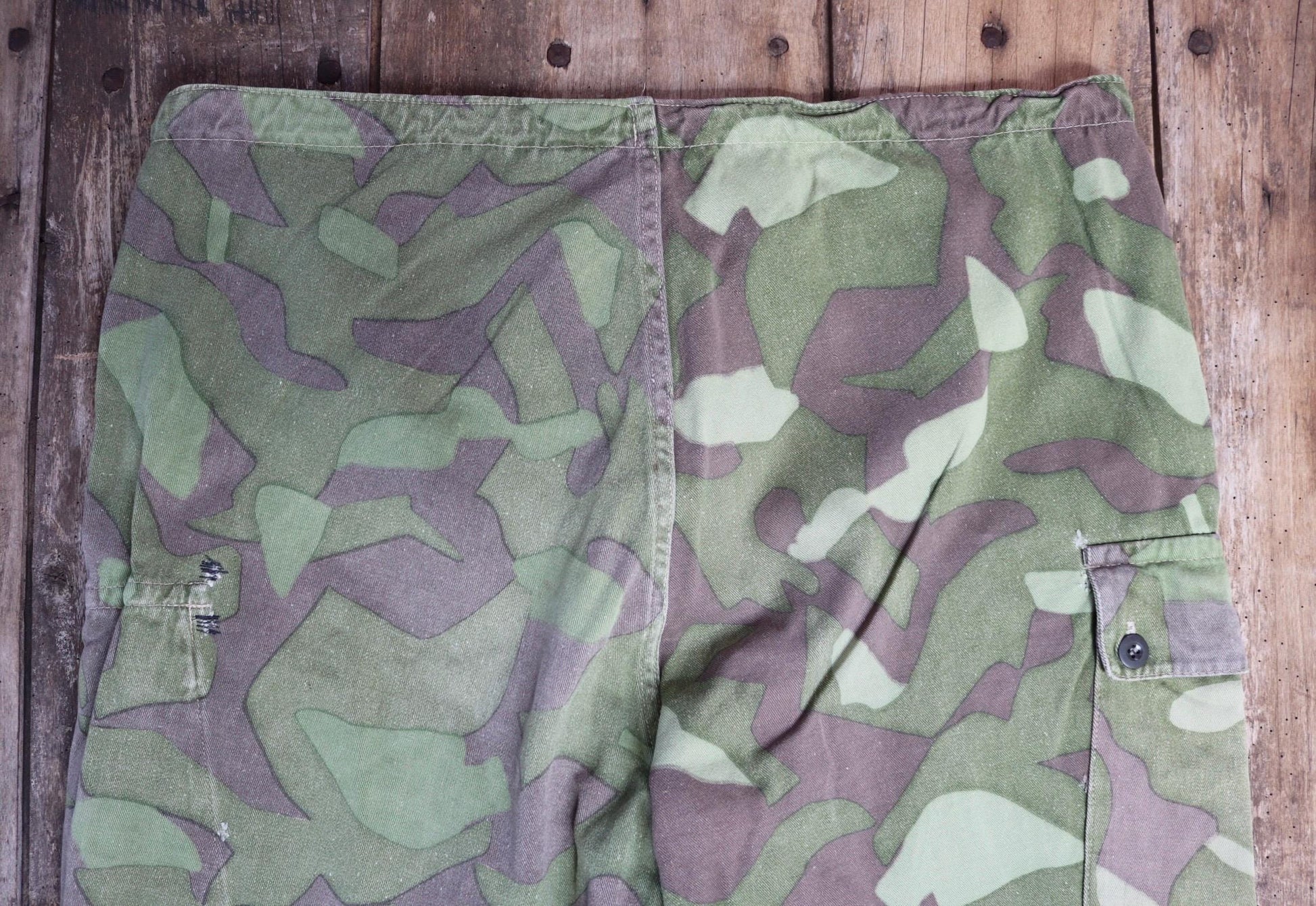 Vintage 1960s Finnish M62 camo trousers - windproof paratrooper pants - 41” x 27”