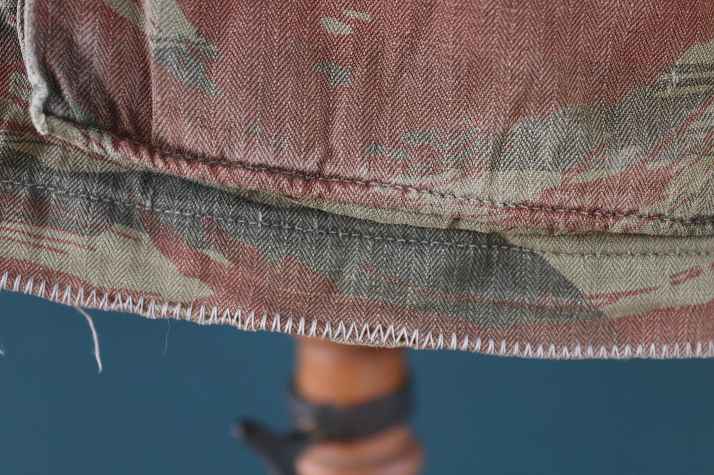 Vintage 1960s French lizard camo M47 TAP jacket - herringbone cotton - military workwear - 41" chest