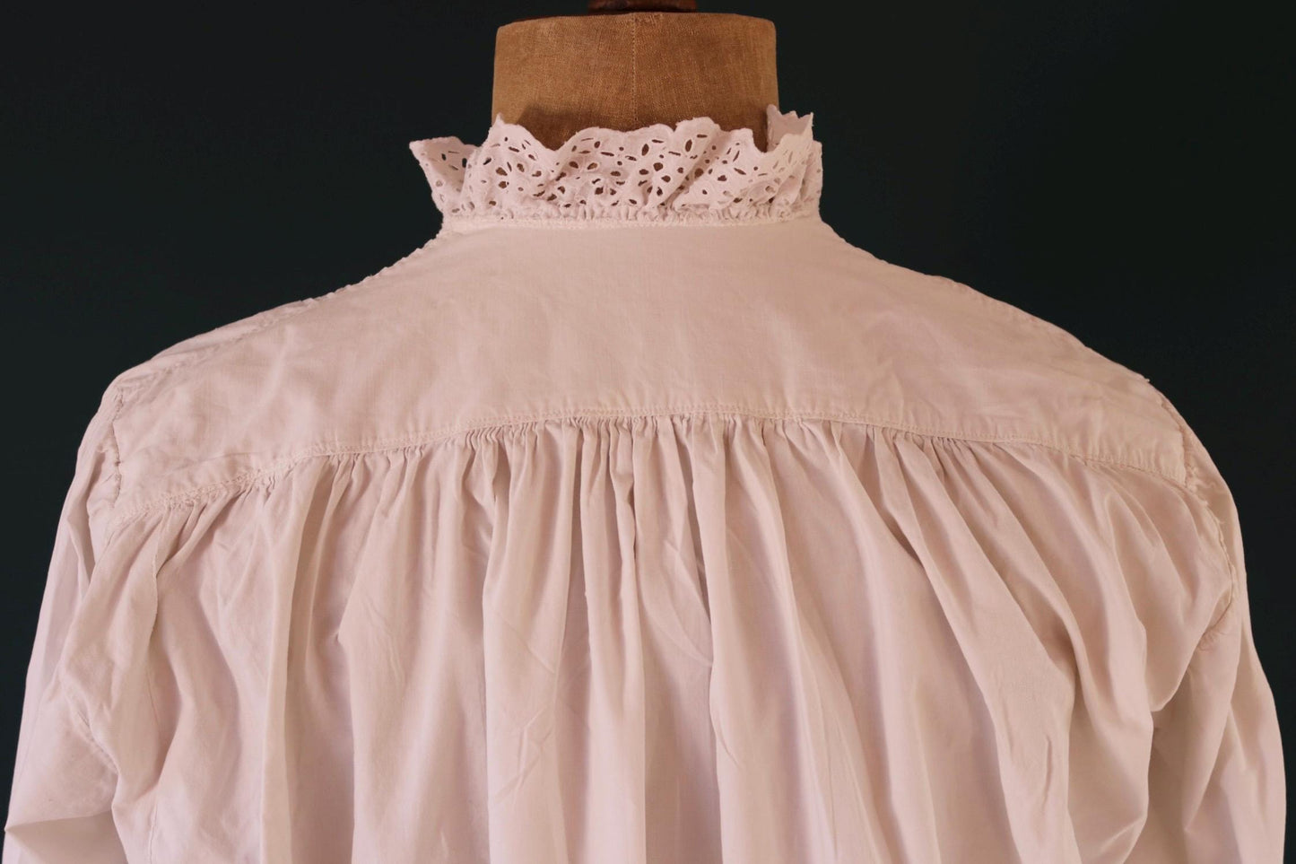 Antique 1800s Victorian white cotton nightgown - vintage 1900s dress - cottagecore - broderie Anglais - 56” chest