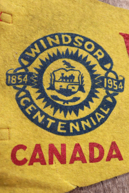 Vintage 1950s Canada pennant - mid century pennant - tourist souvenir - screen print