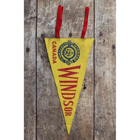 Vintage 1950s Canada pennant - mid century pennant - tourist souvenir - screen print