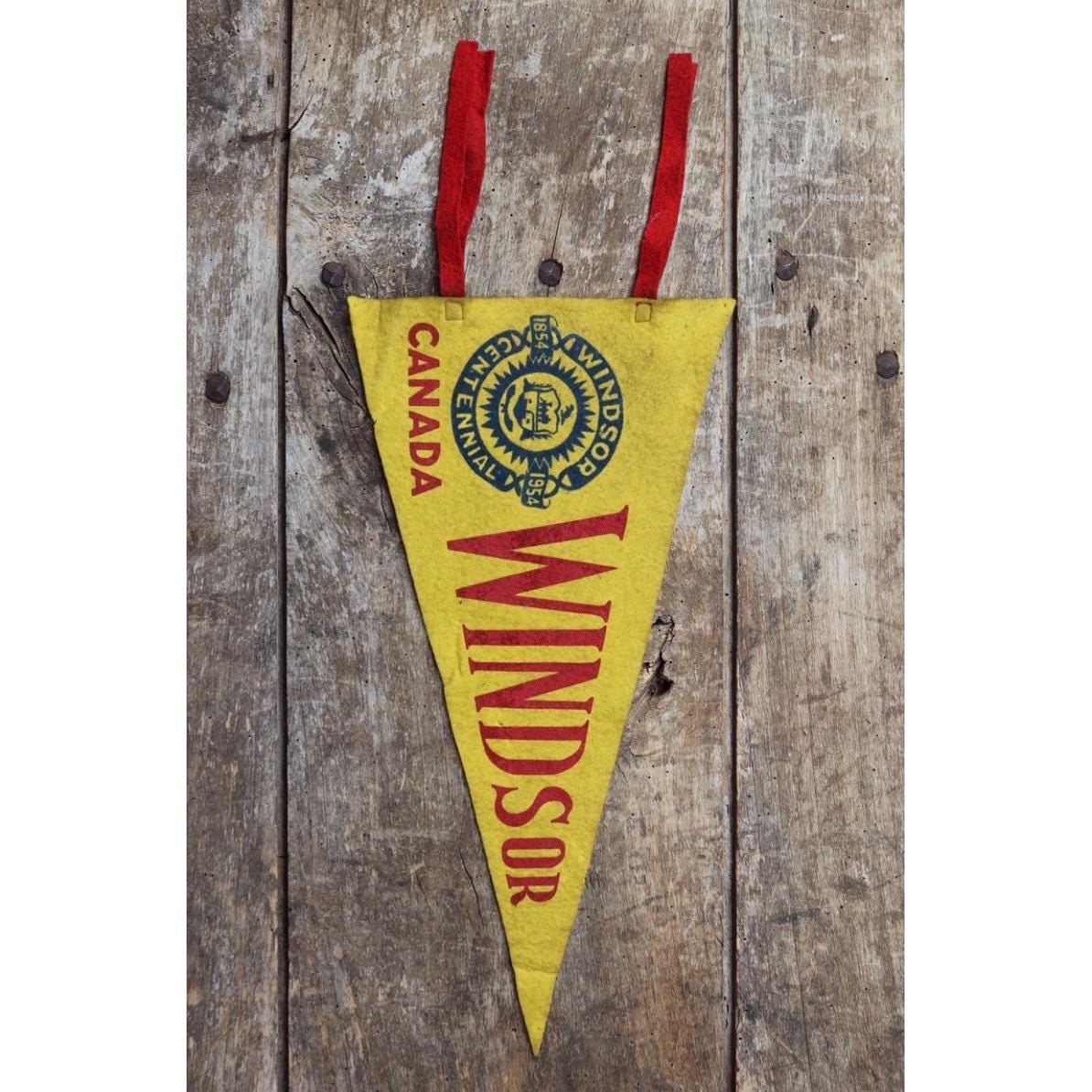 Vintage 1950s Canada pennant - mid century pennant - tourist souvenir - screen print