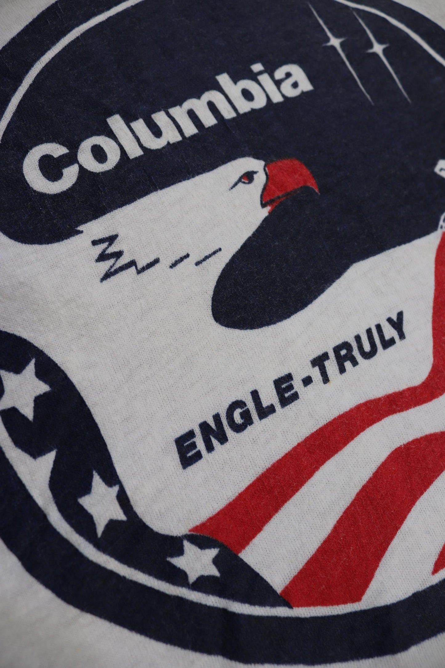 Vintage 1980s kids spacecraft t shirt - single stitch - Columbia space mission print - 30” chest
