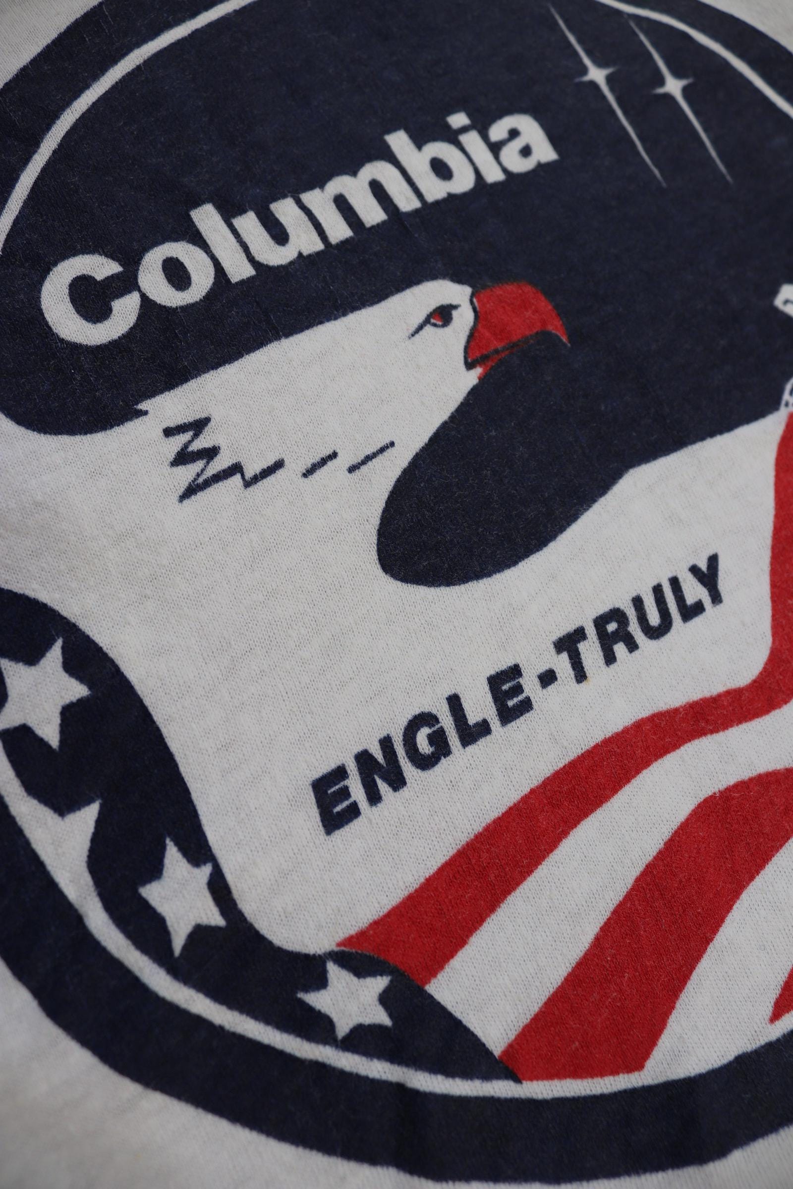 Vintage 1980s kids spacecraft t shirt - single stitch - Columbia space mission print - 30” chest