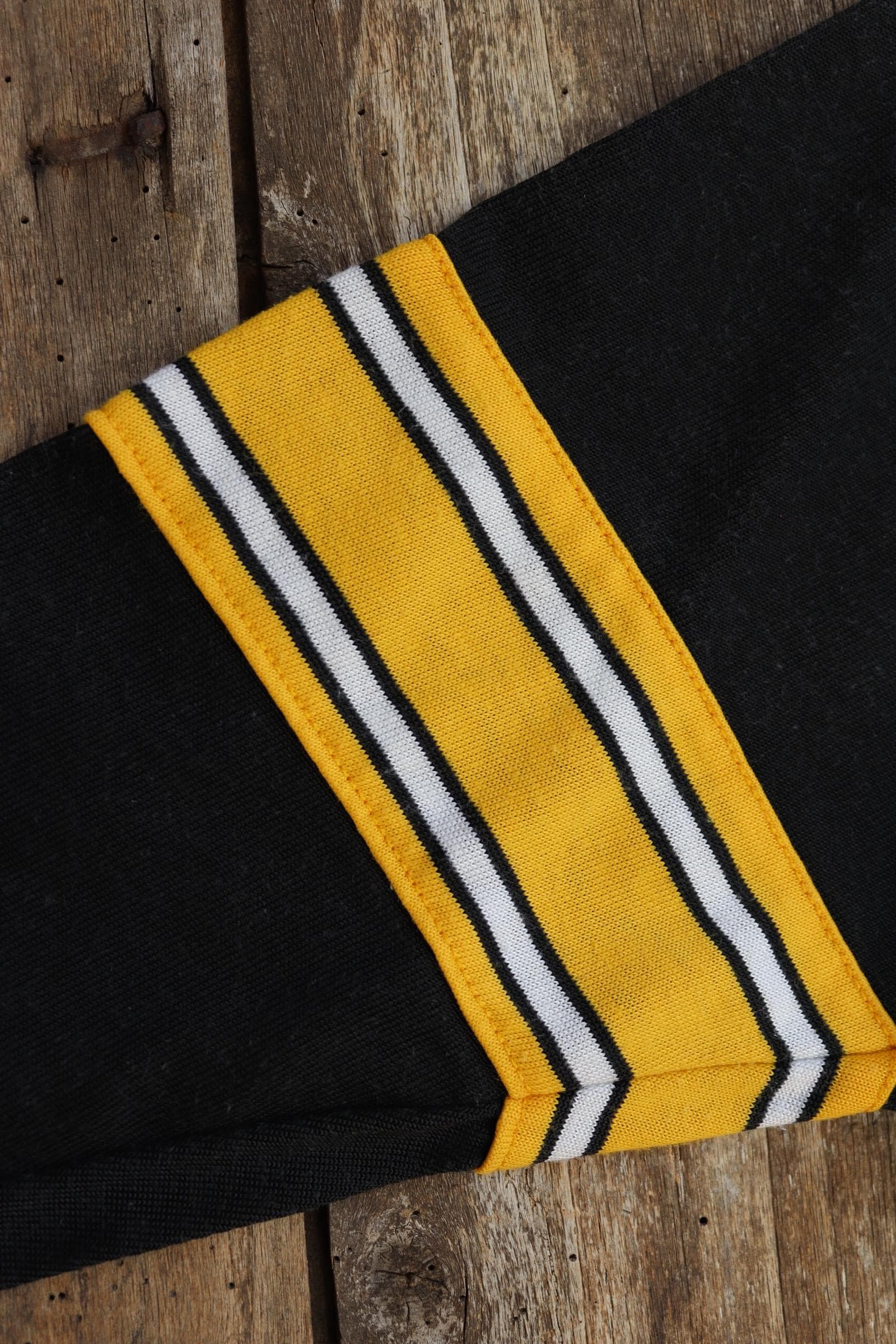 Vintage 1980s Steelers durene shirt - American football - black yellow nylon top - NFL sportswear - 34” chest