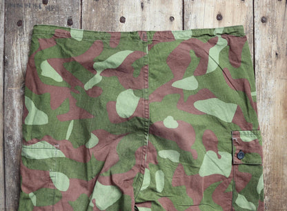 Vintage 1980s Finnish M62 camo trousers - windproof paratrooper pants - 39” x 29”