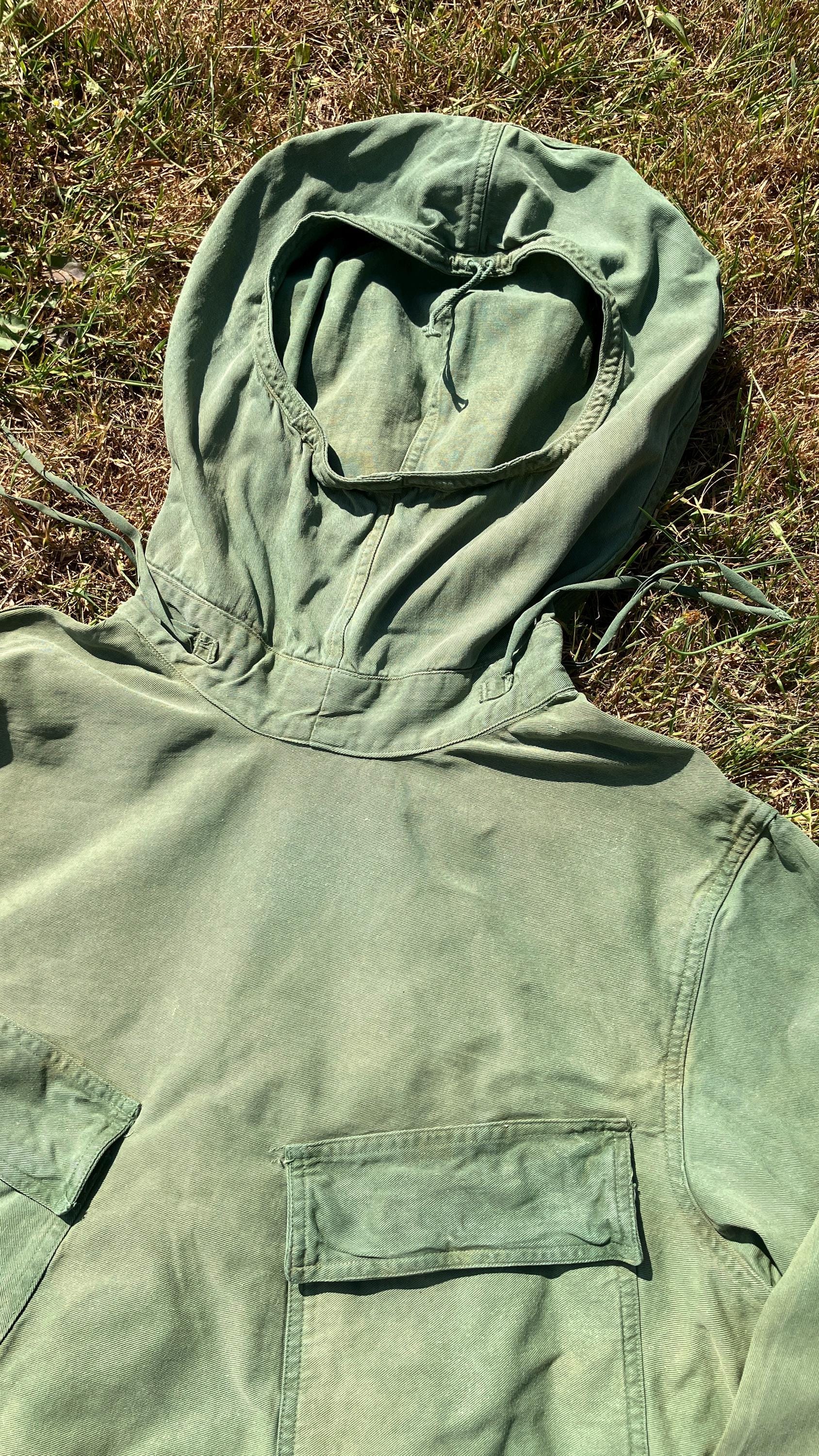 Vintage 1940s US Navy gunners smock - wet weather parka - WW2 USN - naval deck jacket - military anorak - 50” chest