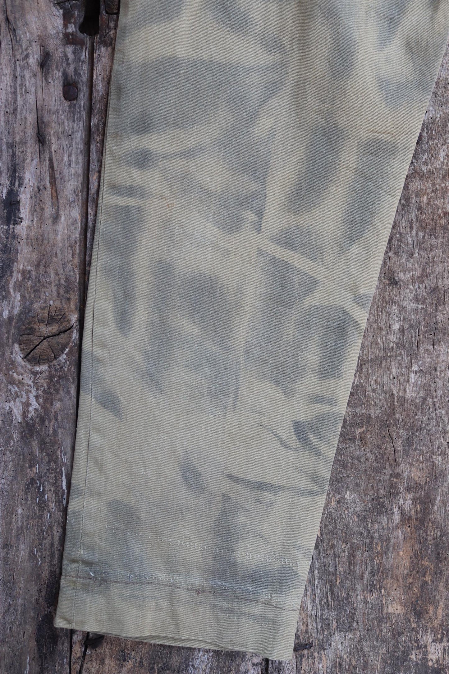 Vintage 1950s British army chinos - military trousers - pleated pants - 33" x 33"