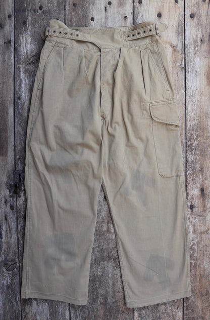 Vintage 1960s British army Gurkha trousers - military pleated pants - 30" x 27"