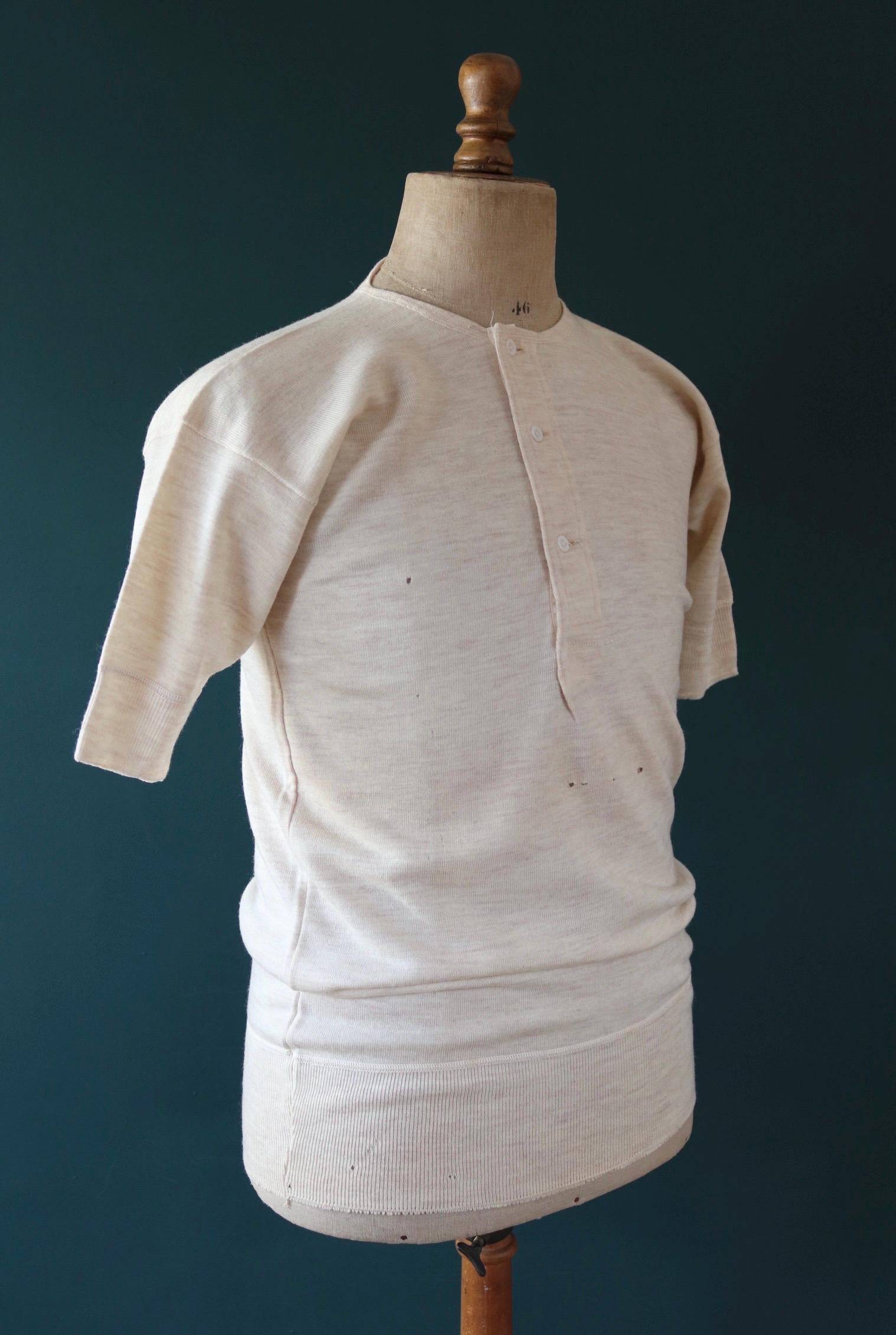 Vintage 1940s deadstock CC41 wool undershirt - WW2 clothing - Henley top - thermal layer - 37" chest