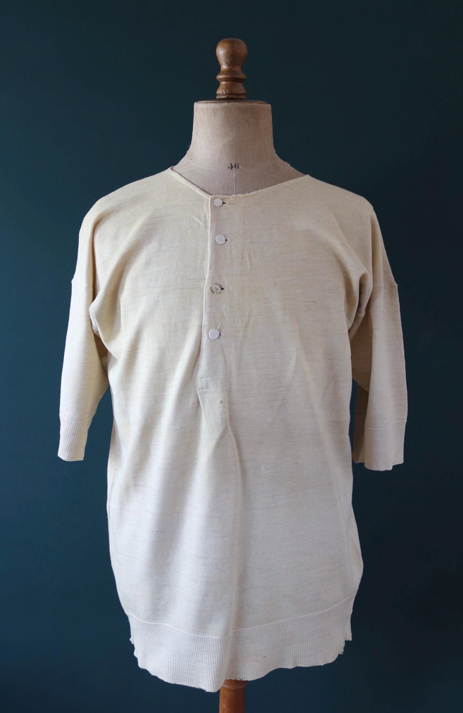 Vintage 1940s wool undershirt - WW2 clothing - Henley top - thermal layer - 44" chest